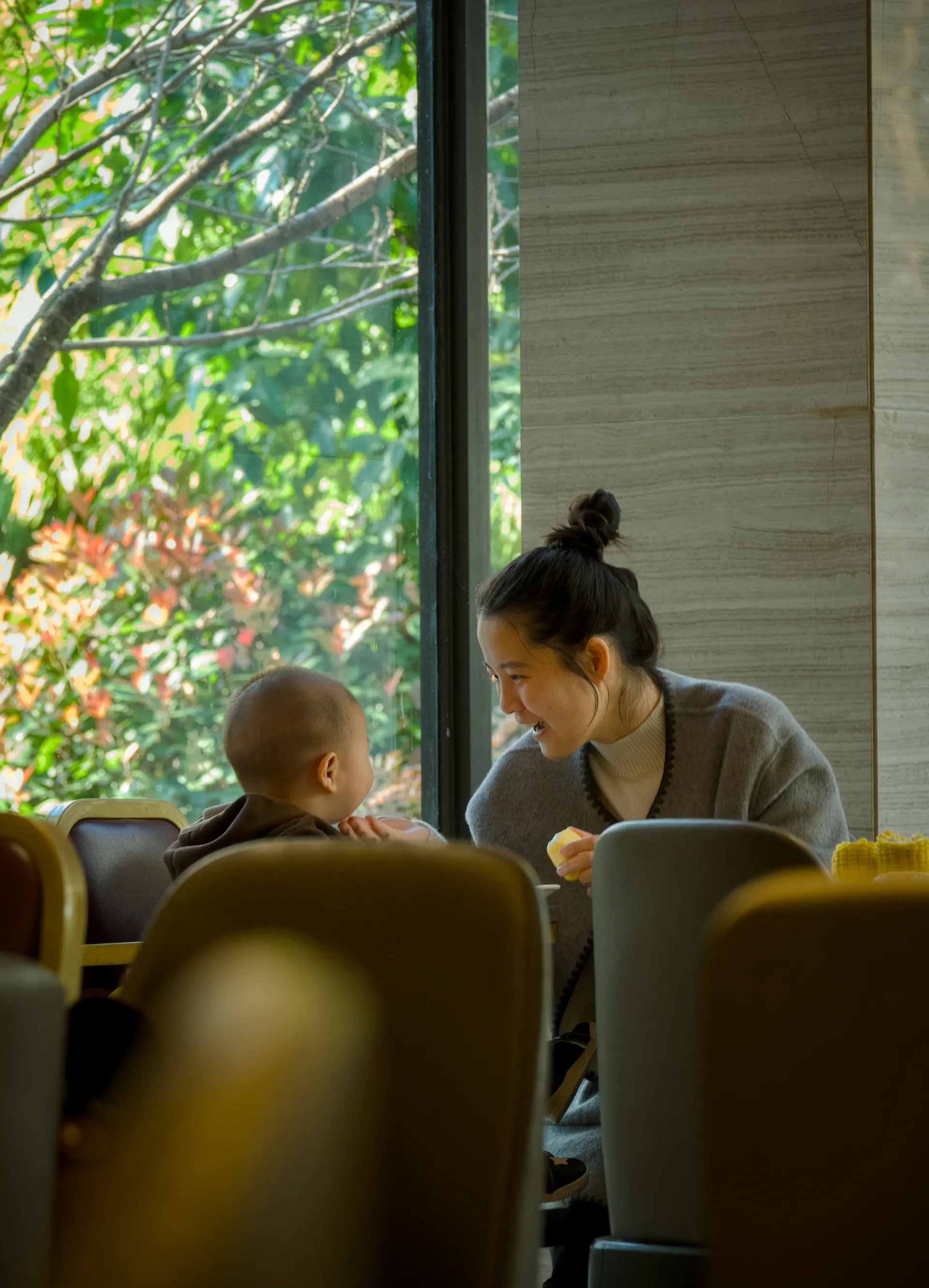 09:27｜酒店早餐，温暖一幕